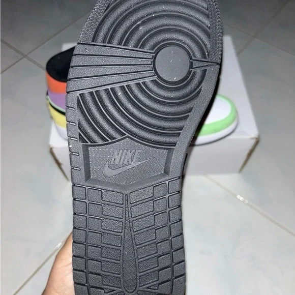 Deadstock Original with OG Box Jordan 1 Mid SE Multi-Color Lightbulb Size 9 - Picture 6 of 8